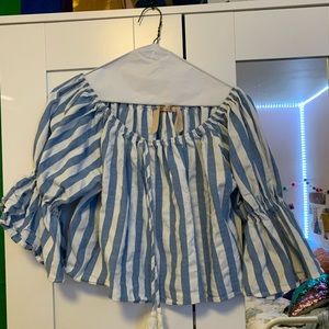 blue/white striped puffy sleeve blouse